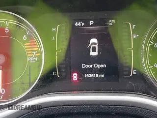 2018 Jeep Cherokee Latitude Plus with VIN 1C4PJLLBXJD514085, listed as a IAAI auction lot 40934899 with 153,619 mi miles. Bid and sale history available at carsss.com. Image 15.
