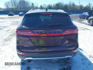 2017 Lincoln MKC Reserve with VIN 5LMCJ3D97HUL70539, listed as a IAAI auction lot 41613759 with 125,547 mi miles and . Bid and sale history available at DreamBid. Image 17.