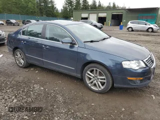 2008 Volkswagen Passat 2.0T z VIN WVWEK73CX8E205869, wystawiony jako Copart lot #46004675 z przebiegiem 110 945 mil mil oraz Tytuł czysty. Historia ofert i sprzedaży dostępna na DreamBid. Obrazek 4.