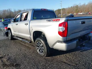 2019 Toyota Tundra 4WD SR5 with VIN 5TFDY5F17KX825602, listed as a IAAI auction lot 41368794 with 39,486 mi miles. Bid and sale history available at carsss.com. Image 3.