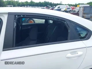 2023 Kia Forte LXS z VIN 3KPF24AD5PE677916, wystawiony jako IAAI lot #42381605 z przebiegiem 39 662 mil mil oraz . Historia ofert i sprzedaży dostępna na DreamBid. Obrazek 6.