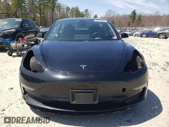 2019 Tesla Model 3 Mid Range z VIN 5YJ3E1EA6KF306887, wystawiony jako Copart lot #52401625 z przebiegiem 105 948 mil mil oraz Szkody całkowita. Historia ofert i sprzedaży dostępna na DreamBid. Obrazek 5.