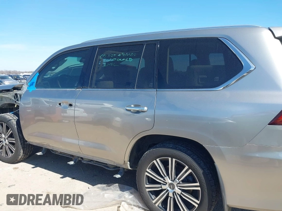 2018 Lexus LX 570 z VIN JTJHY7AX7J4255445, wystawiony jako IAAI lot #41631248 z przebiegiem 86 179 mil mil oraz . Historia ofert i sprzedaży dostępna na DreamBid. Obrazek 14.