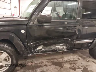 2010 Jeep Commander Sport z VIN 1J4RG4GT4AC115611, wystawiony jako IAAI lot #42286985 z przebiegiem 149 365 mil mil oraz . Historia ofert i sprzedaży dostępna na DreamBid. Obrazek 6.