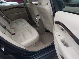 2012 Volvo XC70 T6 with VIN YV4902BZ9C1142969, listed as a IAAI auction lot 41750918 with 124,322 mi miles and . Bid and sale history available at DreamBid. Image 8.