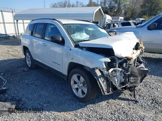 2012 Jeep Compass Latitude with VIN 1C4NJCEA2CD706809, listed as a IAAI auction lot 40956063 with 159,976 mi miles and . Bid and sale history available at carsss.com. Image 1.