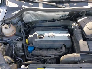 2015 Volkswagen Tiguan S z VIN WVGAV7AX8FW543639, wystawiony jako IAAI lot #42328348 z przebiegiem 76 311 mil mil oraz . Historia ofert i sprzedaży dostępna na DreamBid. Obrazek 10.