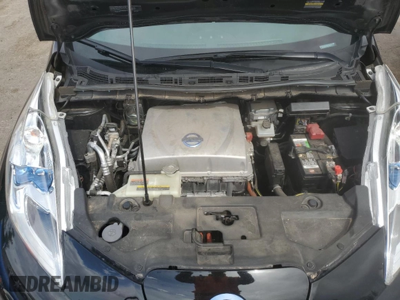 2014 Nissan LEAF SV z VIN 1N4AZ0CP1EC333371, wystawiony jako Copart lot #55648645 z przebiegiem 71 414 mil mil oraz Szkoda całkowita • Salvage title. Historia ofert i sprzedaży dostępna na DreamBid. Obrazek 11.