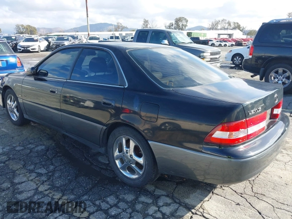 2001 Lexus ES with VIN JT8BF28GX10317370, listed as a IAAI auction lot 41512950 with 221,206 mi miles. Bid and sale history available at carsss.com. Image 3.