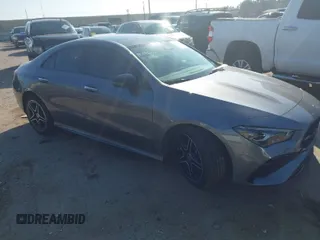 2024 Mercedes-Benz CLA 250 z VIN W1K5J4HB4RN461367, wystawiony jako IAAI lot #41590994 z przebiegiem 6 251 mil mil oraz . Historia ofert i sprzedaży dostępna na DreamBid. Obrazek 1.