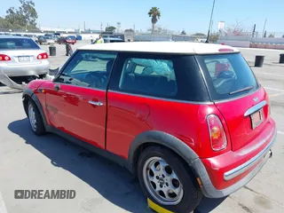 2004 MINI Hardtop with VIN WMWRC33484TC55840, listed as a IAAI auction lot 42088687 with 135,353 mi miles and . Bid and sale history available at DreamBid. Image 3.