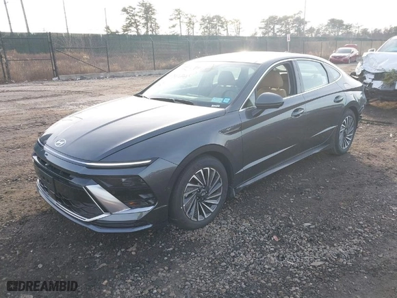 2024 Hyundai Sonata Hybrid Limited with VIN KMHL54JJ8RA097724, listed as a IAAI auction lot 41118928 with 1,664 mi miles. Bid and sale history available at carsss.com. Image 2.