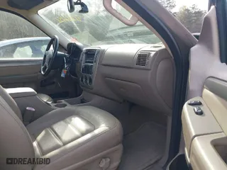 2003 Ford Explorer XLT with VIN 1FMDU73K03UB15234, listed as a IAAI auction lot 41787151 with 254,448 mi miles. Bid and sale history available at carsss.com. Image 5.