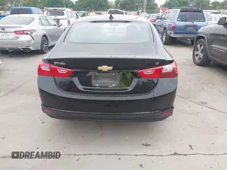 2018 Chevrolet Malibu LT z VIN 1G1ZD5ST9JF247136, wystawiony jako IAAI lot #41953151 z przebiegiem 161 007 mil mil oraz . Historia ofert i sprzedaży dostępna na DreamBid. Obrazek 16.