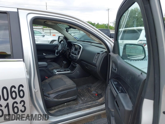 2018 Chevrolet Colorado 2WD LT with VIN 1GCGSCEN8J1302839, listed as a IAAI auction lot 42133619 with Not provided miles and . Bid and sale history available at DreamBid. Image 5.
