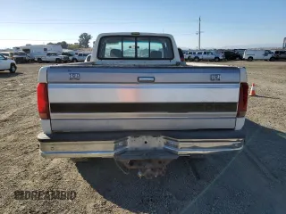 1992 Ford F-250 with VIN 1FTHX26M3NKB11741, listed as a Copart auction lot 78205284 with 198,113 mi miles and Clean Title. Bid and sale history available at carsss.com. Image 6.