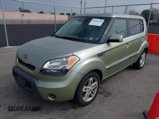 2011 Kia Soul + with VIN KNDJT2A2XB7205827, listed as a IAAI auction lot 41889620 with 158,965 mi miles. Bid and sale history available at carsss.com. Image 2.