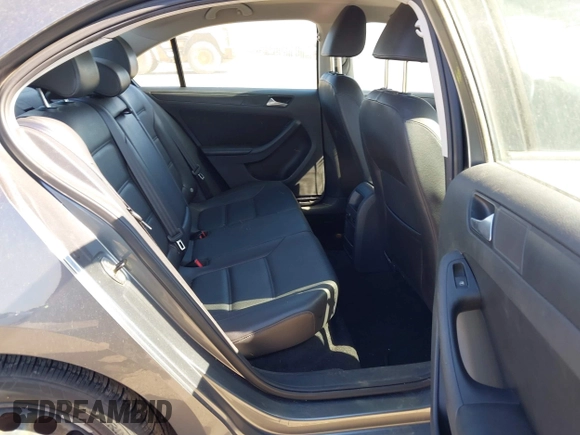 2014 Volkswagen Jetta SE с VIN 3VWD17AJ2EM227660, выставлен на аукционе IAAI как лот 42750849 с пробегом 126 489 миль миль и . История ставок и продаж доступна на DreamBid. Изображение 8.