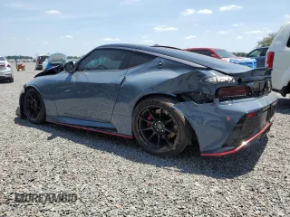 2024 Nissan Z Nismo с VIN JN1BZ4CH8RM363453, выставлен на аукционе Copart как лот 54131365 с пробегом 123 миль миль и Списание • Salvage title. История ставок и продаж доступна на DreamBid. Изображение 2.