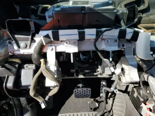 2014 Chevrolet SS z VIN 6G3F15RW2EL938487, wystawiony jako Copart lot #78347034 z przebiegiem Nie podano mil oraz Szkoda całkowita • Salvage title. Historia ofert i sprzedaży dostępna na DreamBid. Obrazek 9.