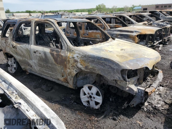 2006 Ford Escape XLS with VIN 1FMYU02Z86KC27111, listed as a Copart auction lot 49235805 with 0 mi miles and Salvage Title. Bid and sale history available at carsss.com. Image 4.