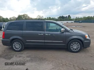 2015 Chrysler Town & Country Touring L with VIN 2C4RC1CG9FR646214, listed as a IAAI auction lot 42202486 with 184,555 mi miles and . Bid and sale history available at carsss.com. Image 13.