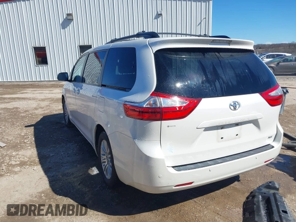 2015 Toyota Sienna XLE with VIN 5TDYK3DC7FS661582, listed as a IAAI auction lot 41688972 with 145,953 mi miles. Bid and sale history available at carsss.com. Image 3.