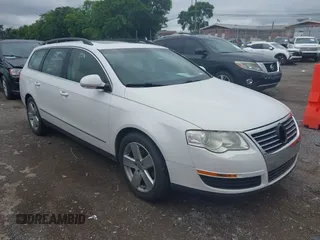2008 Volkswagen Passat Komfort with VIN WVWLK73C18E114867, listed as a IAAI auction lot 42510099 with 110,743 mi miles and . Bid and sale history available at DreamBid. Image 1.