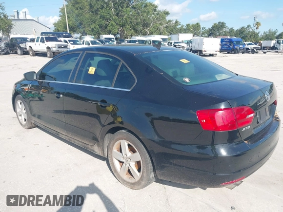 2013 Volkswagen Jetta TDI w/Premium with VIN 3VWLL7AJ6DM438641, listed as a IAAI auction lot 42724848 with Not provided miles and . Bid and sale history available at DreamBid. Image 3.