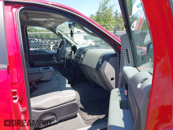 2008 Ford F-150 XLT z VIN 1FTPW145X8FB81979, wystawiony jako IAAI lot #42404011 z przebiegiem 112 856 mil mil oraz . Historia ofert i sprzedaży dostępna na DreamBid. Obrazek 5.