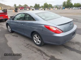 2005 Toyota Solara SE z VIN 4T1CE38PX5U977983, wystawiony jako IAAI lot #42009490 z przebiegiem 312 040 mil mil oraz . Historia ofert i sprzedaży dostępna na DreamBid. Obrazek 3.