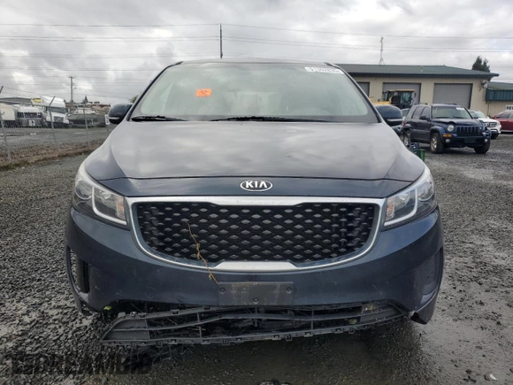 2015 Kia Sedona LX with VIN KNDMB5C19F6031606, listed as a Copart auction lot 51302835 with 96,356 mi miles and Salvage Title. Bid and sale history available at DreamBid. Image 5.