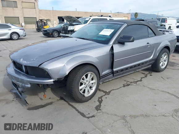 2006 Ford Mustang Standard with VIN 1ZVFT84N565189985, listed as a IAAI auction lot 41691191 with 131,847 mi miles and . Bid and sale history available at carsss.com. Image 18.