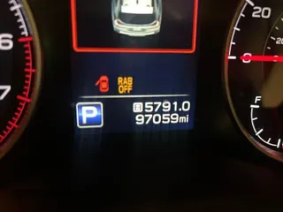 2022 Subaru Ascent Premium z VIN 4S4WMAED0N3414753, wystawiony jako IAAI lot #42147036 z przebiegiem 97 059 mil mil oraz . Historia ofert i sprzedaży dostępna na DreamBid. Obrazek 1.