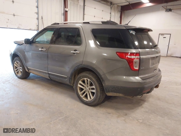2014 Ford Explorer XLT with VIN 1FM5K8D81EGB57934, listed as a IAAI auction lot 41755203 with 138,265 mi miles. Bid and sale history available at carsss.com. Image 3.