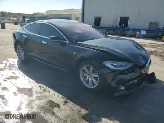 2020 Tesla Model S Performance with VIN 5YJSA1E49LF398581, listed as a Copart auction lot 50723735 with 28,534 mi miles and Salvage Title. Bid and sale history available at carsss.com. Image 4.