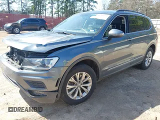 2018 Volkswagen Tiguan SEL with VIN 3VV3B7AX6JM001231, listed as a IAAI auction lot 41781659 with 137,930 mi miles and . Bid and sale history available at DreamBid. Image 17.
