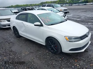 2014 Volkswagen Jetta SE with VIN 3VWD17AJ4EM367712, listed as a IAAI auction lot 39434171 with 200,947 mi miles and . Bid and sale history available at DreamBid. Image 1.
