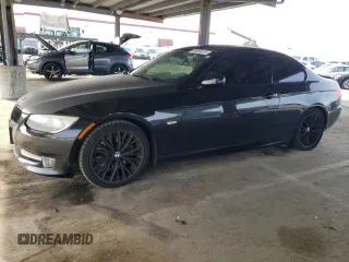 2011 BMW 3 Series 335i с VIN WBAKG7C5XBE263698, выставлен на аукционе Copart как лот 49859875 с пробегом 132 629 миль миль и Списание • Salvage title. История ставок и продаж доступна на DreamBid. Изображение 1.
