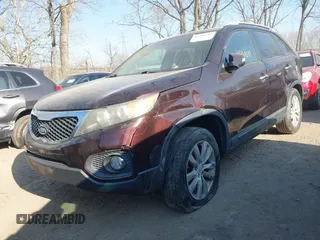 2011 Kia Sorento EX with VIN 5XYKU4A20BG153415, listed as a IAAI auction lot 41768219 with 185,732 mi miles. Bid and sale history available at carsss.com. Image 6.