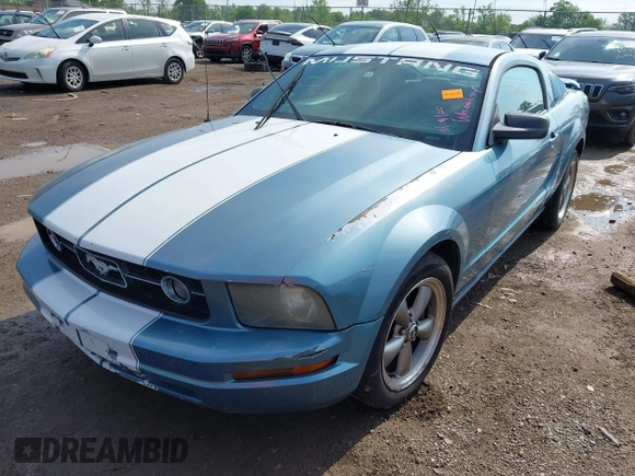 2006 Ford Mustang Standard with VIN 1ZVHT80N865246114, listed as a IAAI auction lot 42284710 with 211,763 mi miles and . Bid and sale history available at DreamBid. Image 2.