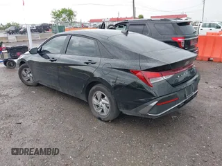 2024 Hyundai Elantra SE с VIN KMHLL4DG3RU829049, выставлен на аукционе IAAI как лот 42102549 с пробегом 12 021 миль миль и . История ставок и продаж доступна на DreamBid. Изображение 3.
