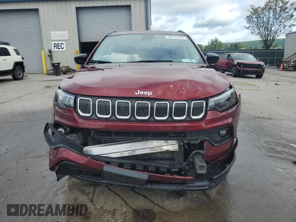 2022 Jeep Compass Latitude Lux z VIN 3C4NJDFB8NT118522, wystawiony jako Copart lot #56775175 z przebiegiem 47 220 mil mil oraz Szkoda całkowita • Salvage title. Historia ofert i sprzedaży dostępna na DreamBid. Obrazek 5.
