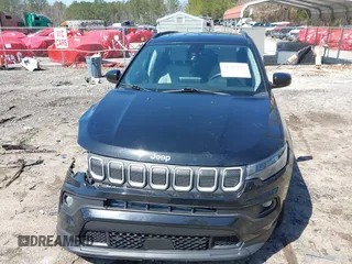 2022 Jeep Compass Latitude with VIN 3C4NJCBB4NT140193, listed as a IAAI auction lot 41787187 with 69,155 mi miles and . Bid and sale history available at carsss.com. Image 12.