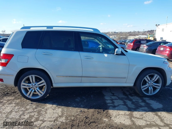 2012 Mercedes-Benz GLK-Class GLK 350 with VIN WDCGG8HB5CF806880, listed as a IAAI auction lot 41600127 with 101,780 mi miles. Bid and sale history available at carsss.com. Image 12.