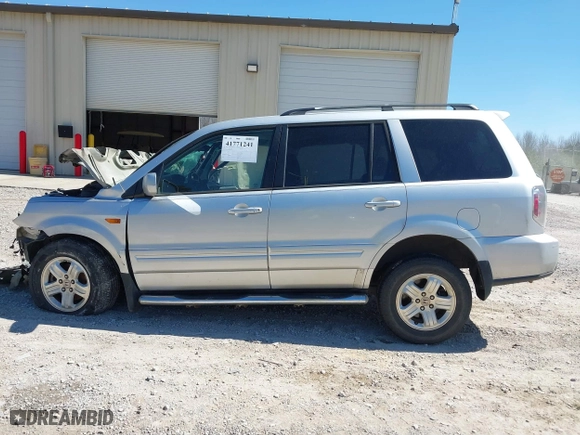 2008 Honda Pilot VP with VIN 5FNYF28248B010675, listed as a IAAI auction lot 41771241 with 1 mi miles. Bid and sale history available at carsss.com. Image 14.