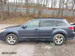 2014 Subaru Outback 2.5i Premium with VIN 4S4BRBCC8E3210007, listed as a IAAI auction lot 42035346 with 157,700 mi miles. Bid and sale history available at carsss.com. Image 14.