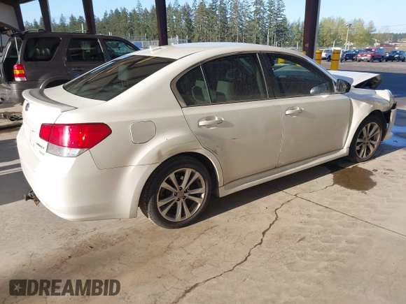 2014 Subaru Legacy Premium z VIN 4S3BMBC65E3020484, wystawiony jako IAAI lot #42011657 z przebiegiem 161 180 mil mil oraz . Historia ofert i sprzedaży dostępna na DreamBid. Obrazek 4.