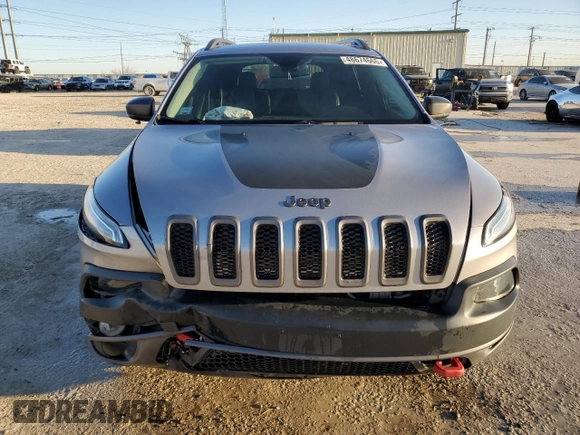 2018 Jeep Cherokee Trailhawk with VIN 1C4PJMBX4JD598441, listed as a Copart auction lot 48674665 with 71,683 mi miles and Clean Title. Bid and sale history available at DreamBid. Image 5.