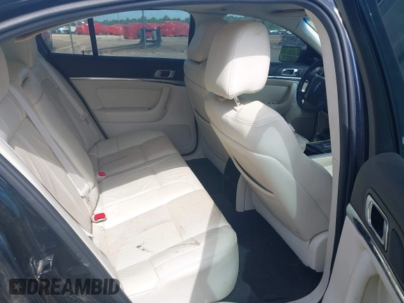 2009 Lincoln MKS z VIN 1LNHM93R69G625590, wystawiony jako IAAI lot #42270653 z przebiegiem 101 024 mil mil oraz . Historia ofert i sprzedaży dostępna na DreamBid. Obrazek 8.
